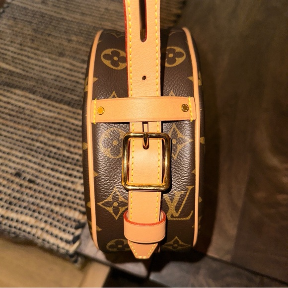 Authentic Louis Vuitton Boite Chapeau Souple MM Monogram Canvas LV Crossbody Bag - Picture 5 of 9